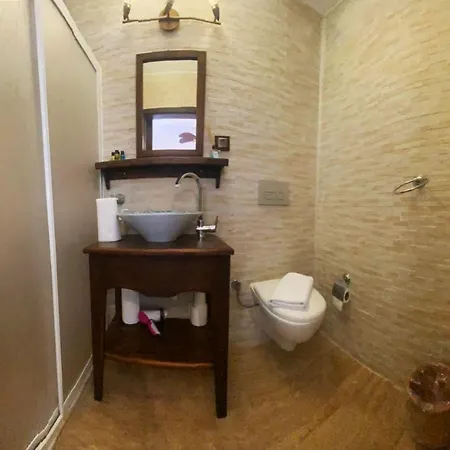 4 House - Eski Hotel *