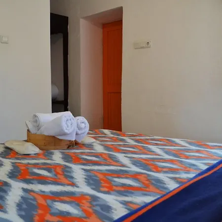 Hotel 4 House - Eski